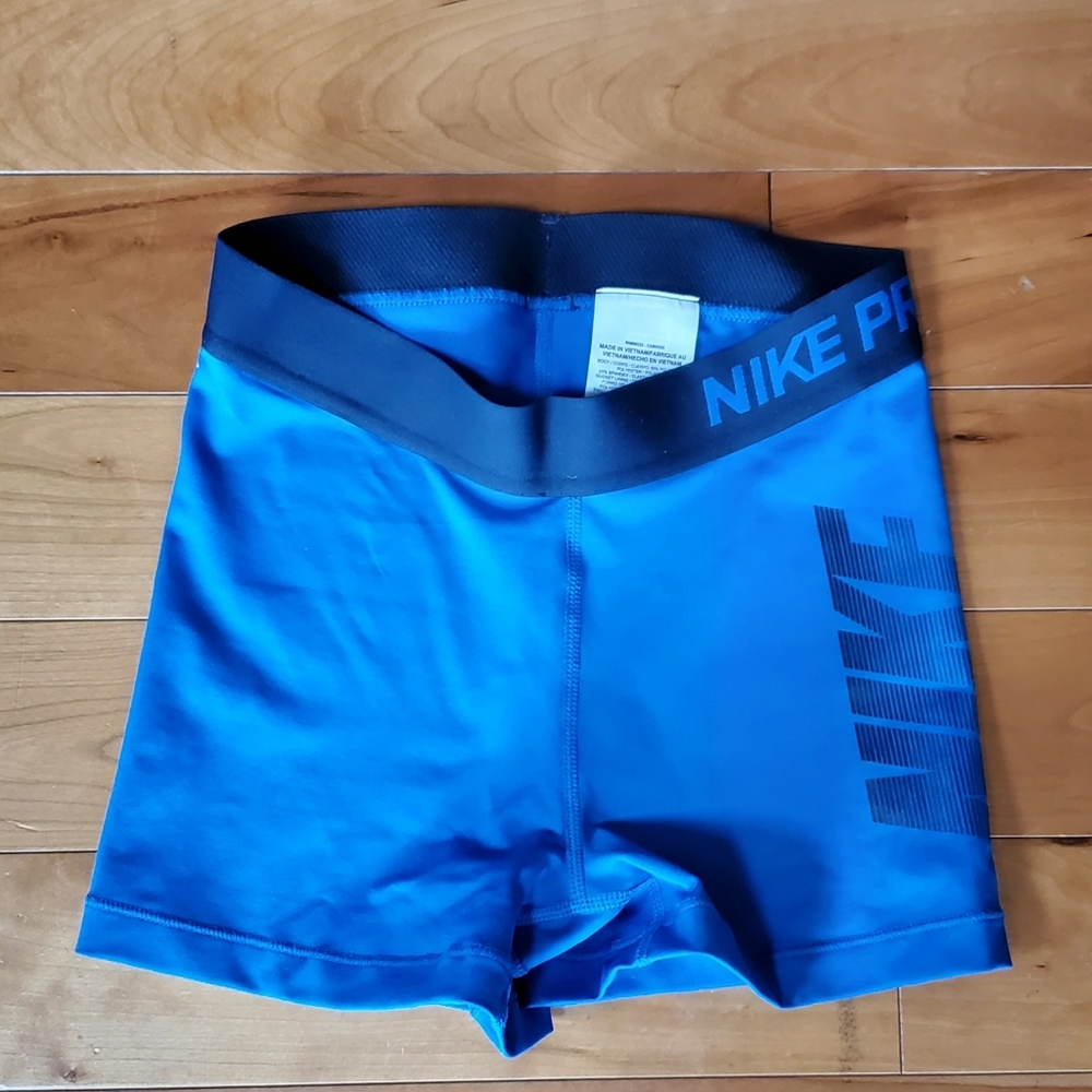 Nike Pro